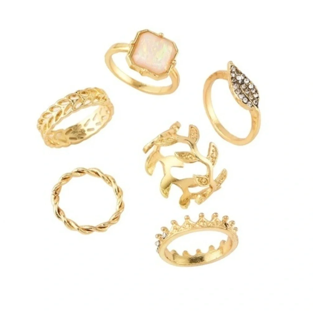 3/$30 💛 Dainty Ring Set